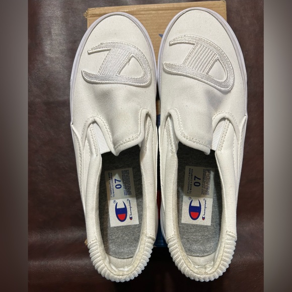 CHAMPION Metro Boys White Slip-On Shoes.. - Picture 2 of 6